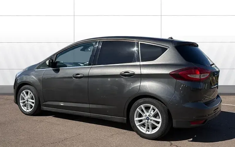 Käytetty Ford C-MAX Zetec 120 HP (88 kW) 2019 Tila-auto