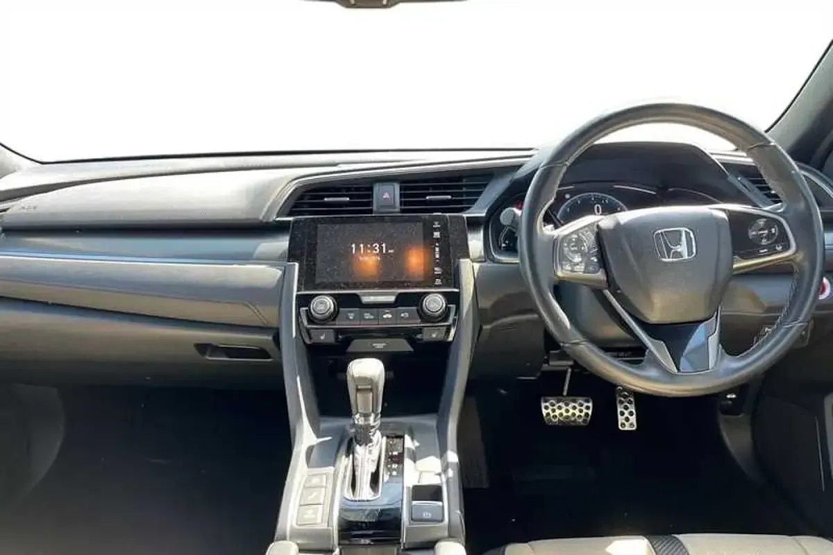 Used Honda Civic EX 126 HP (92 kW) 2019 Lunar silver m