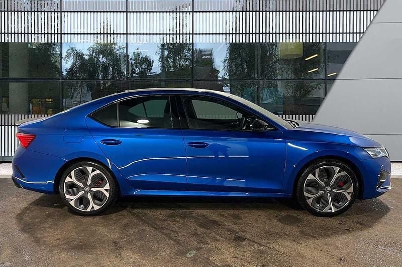 Used Skoda Octavia vRS 195 HP (143 kW) 2025 Race blue metallic Hatchback