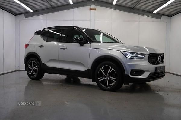 Silver Used 2019 Volvo XC40 R-Design SUV | £19,995 (Fair price) - Image 1/4