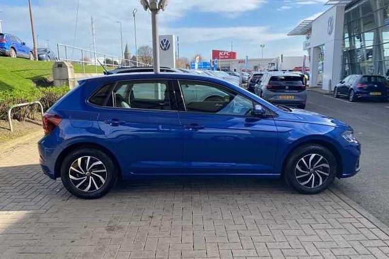 Used VW Polo Life 95 HP (69 kW) 2023 Blue Hatchback