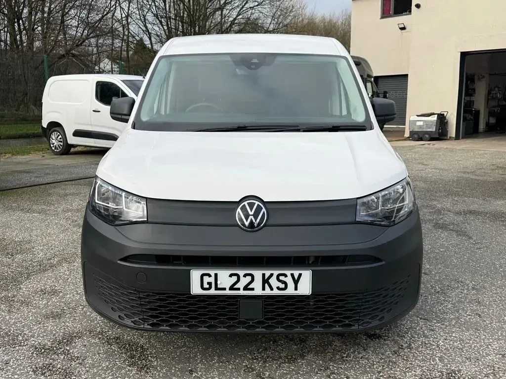 Usado VW Caddy 102 HP (75 kW) 2022 Branco Monovolume