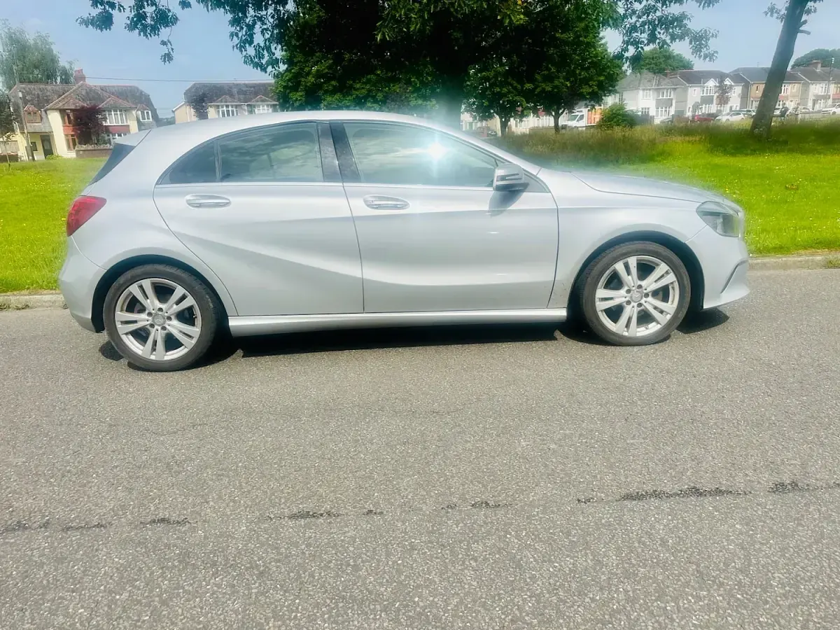 Used Mercedes A180 109 HP (80 kW) 2016 Silver Hatchback