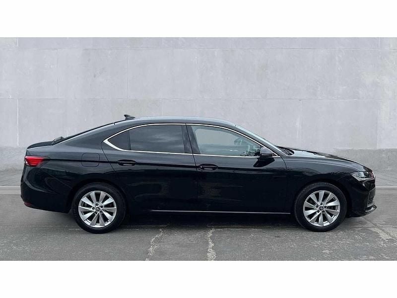 Used Skoda Superb SE Technology 150 HP (110 kW) 2025 Midnight black metallic Hatchback