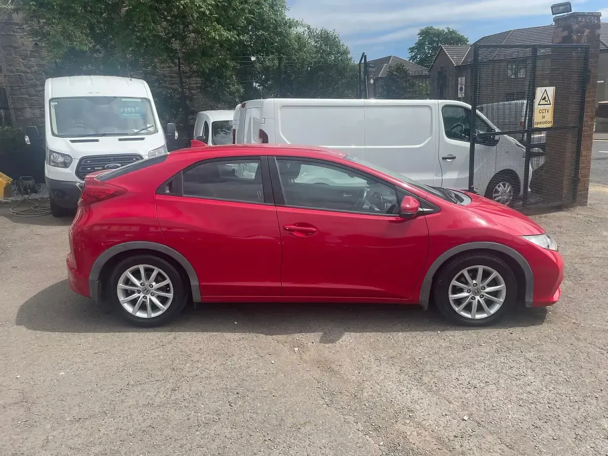 Used Honda Civic SE 2012 Red Hatchback