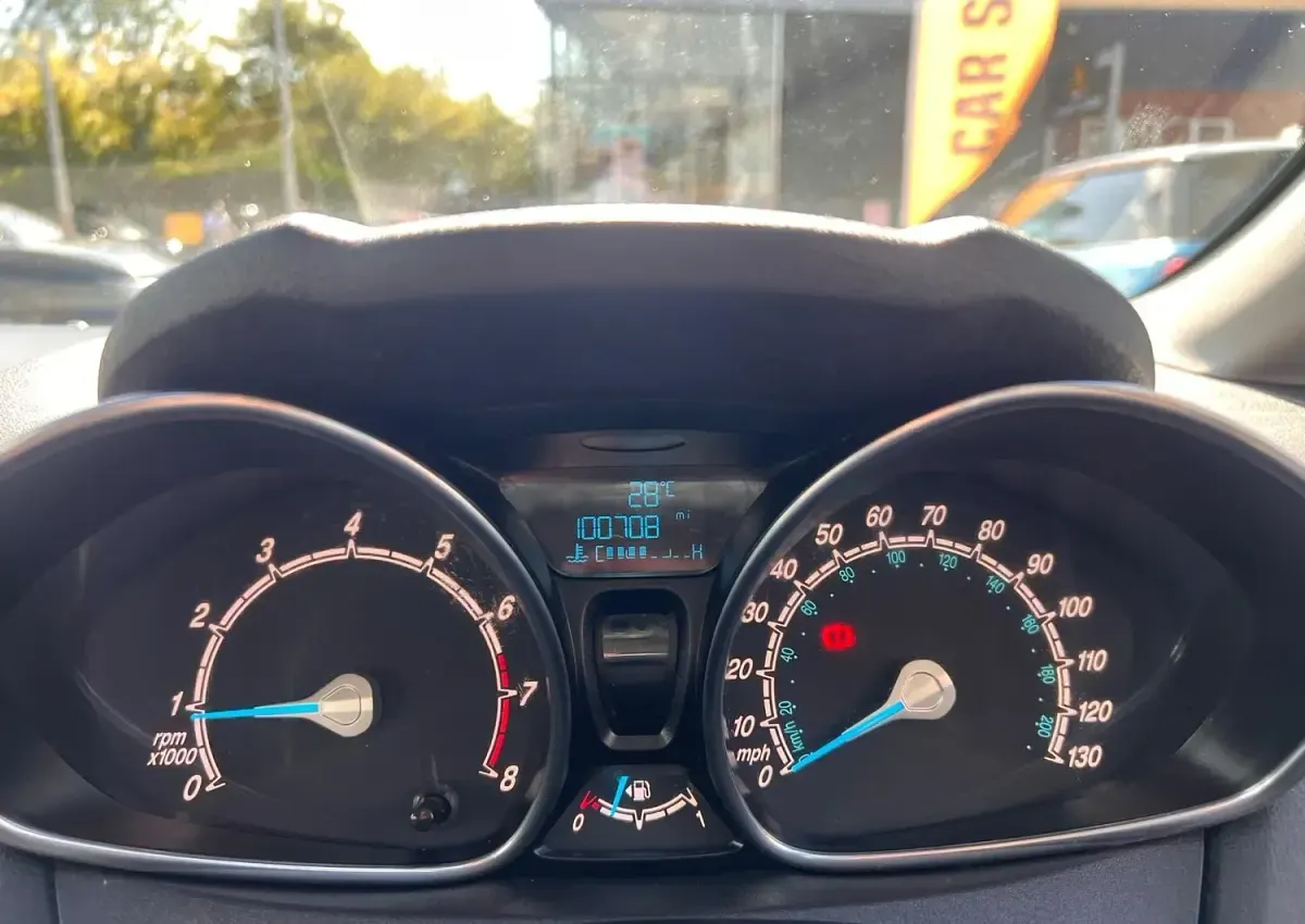 Used Ford Fiesta Zetec 78 HP (57 kW) 2015 Blue Hatchback