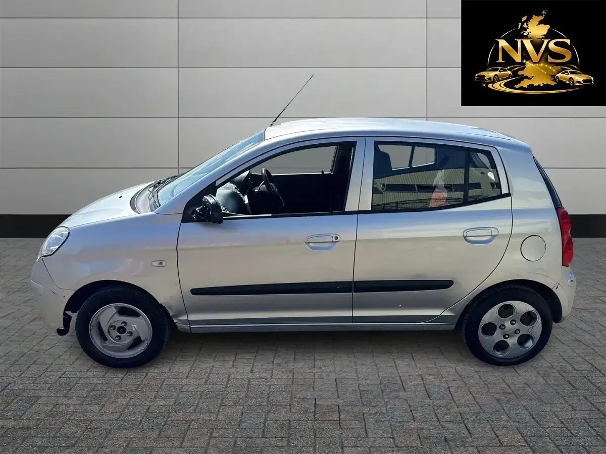 Second-hand Kia Picanto 60 CP (44 kW) 2011 Argintiu Hatchback