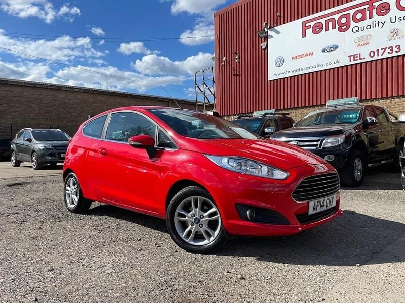 Red Used 2014 Ford Fiesta Zetec Hatchback | £4,450 (Good price) - Image 1/3