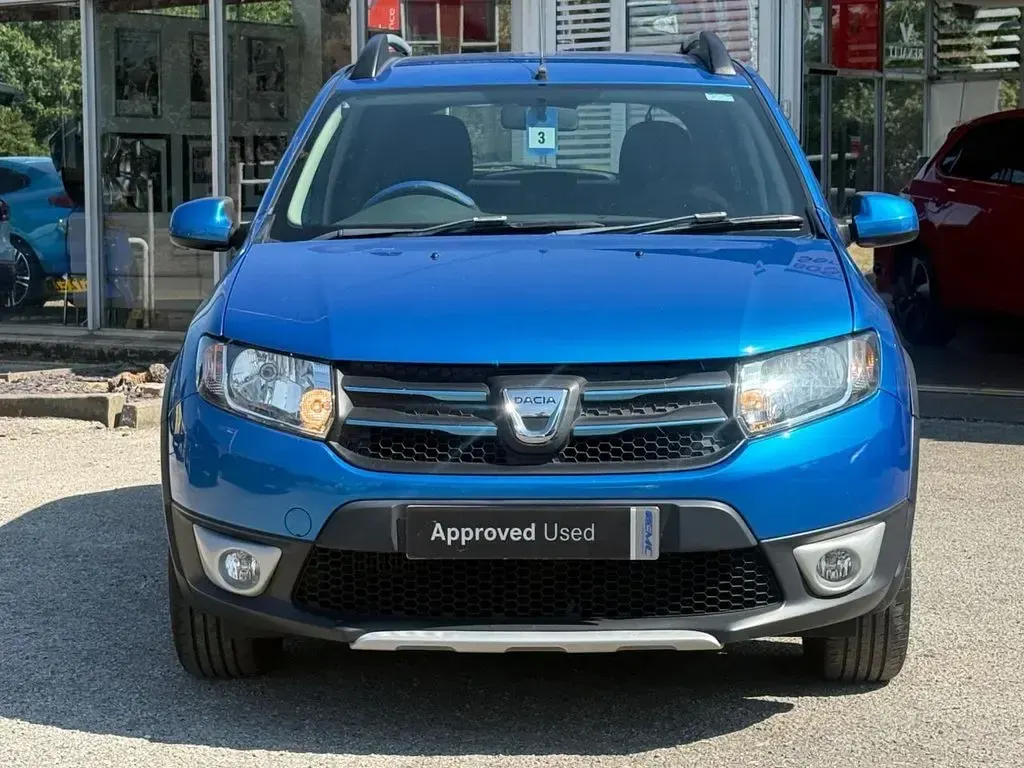 Used Dacia Sandero Lauréate 90 HP (66 kW) 2015 Blue Hatchback