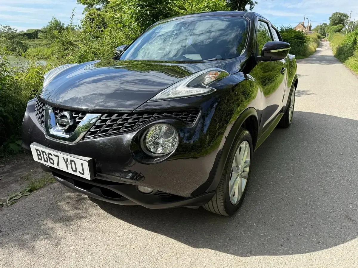 Used Nissan Juke N-Connecta 113 HP (83 kW) 2017 Black SUV