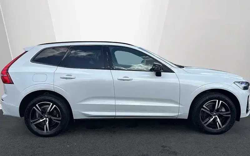 Used Volvo XC60 R-Design 197 HP (144 kW) 2021 SUV