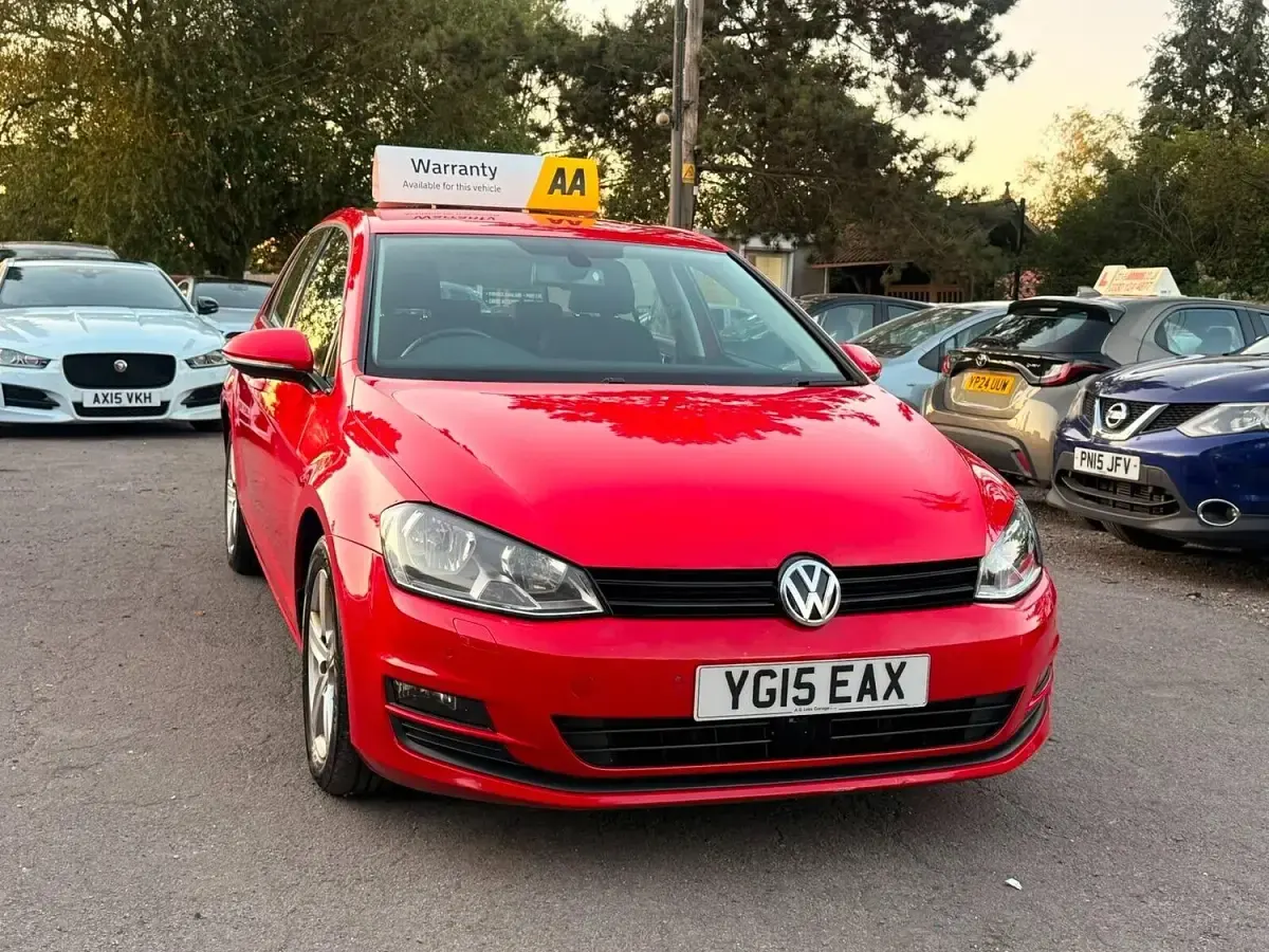 Used VW Golf VII Match 105 HP (77 kW) 2015 Red Hatchback