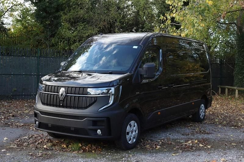 Nowe Renault Master 168 KM (123 kW) 2026 Czarny Minivan