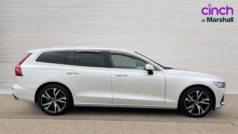 Usado Volvo V60 Momentum 150 CV (110 kW) 2019 Blanco Familiar