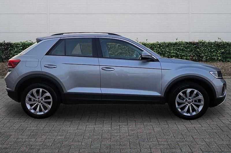 Used VW T-Roc Life 150 HP (110 kW) 2023 Silver SUV