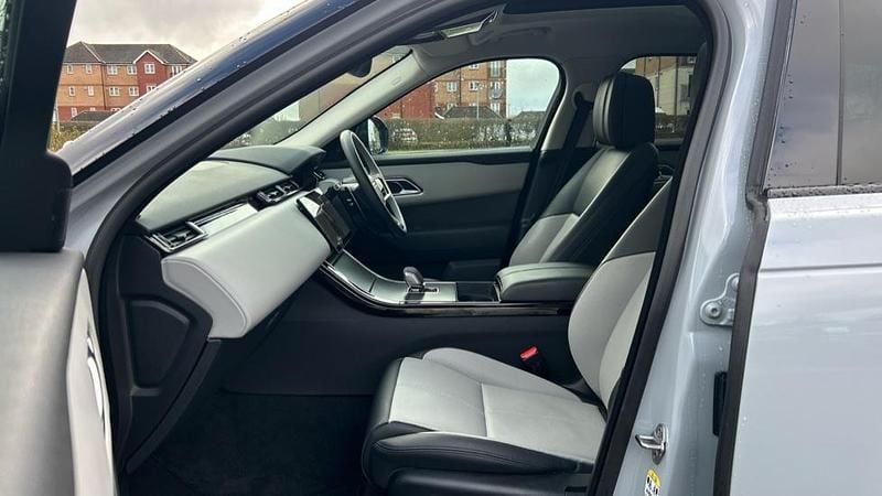 Usado Land Rover Range Rover Velar HSE Dynamic 300 HP (220 kW) 2024 Cinzento SUV