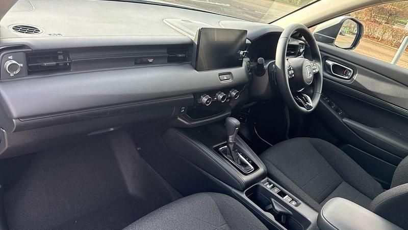 Used Honda HR-V Elegance 131 HP (96 kW) 2025 White SUV