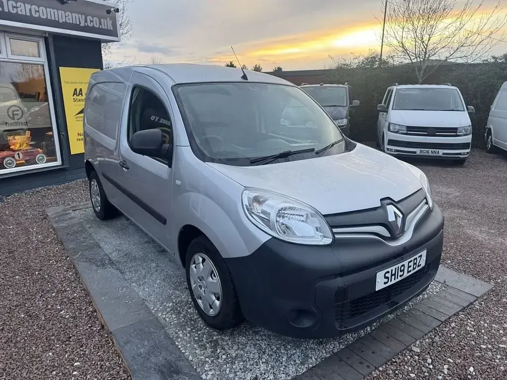 Usado Renault Kangoo Business 75 HP (55 kW) 2019 Cinzento Monovolume