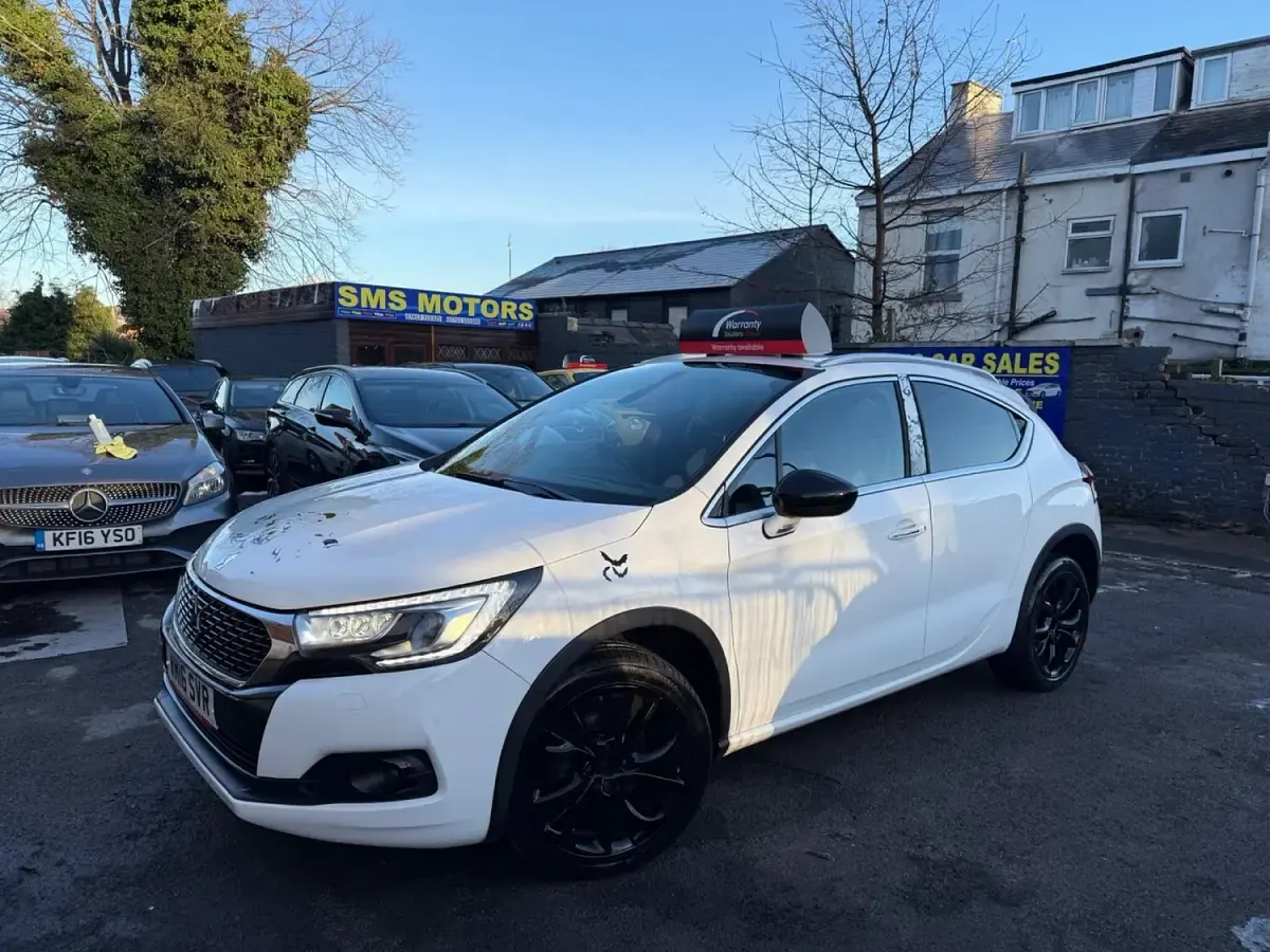Used DS Automobiles DS4 120 HP (88 kW) 2016 White Hatchback