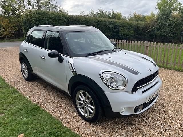 White Used 2015 Mini Cooper S Countryman SUV | £8,950 (Fair price) - Image 1/4