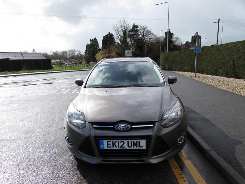 Used Ford Focus Titanium 125 HP (91 kW) 2012 Brown Estate