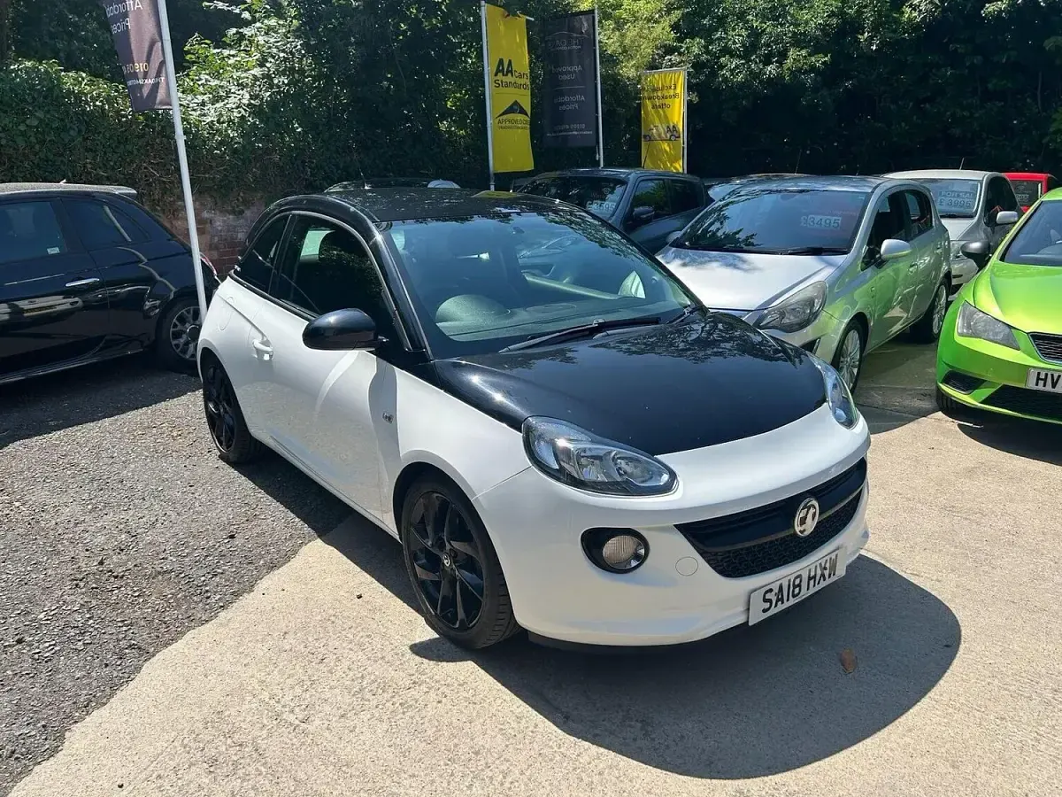 Used Vauxhall Adam 70 HP (51 kW) 2018 White Hatchback