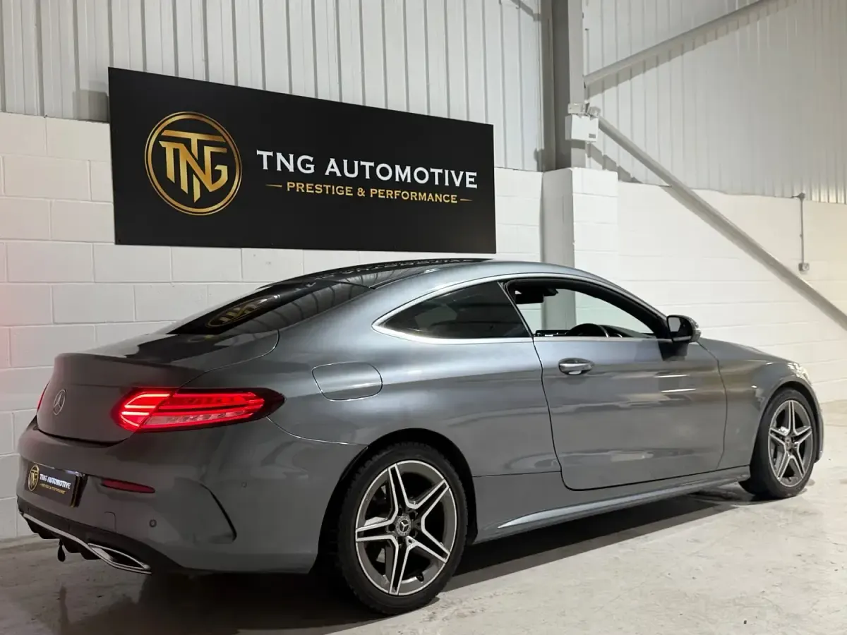 Begagnad Mercedes C220 AMG line 2018 Grå Sportkupé