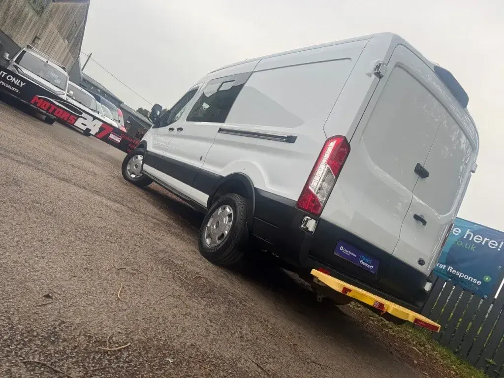 Used Ford Transit 105 HP (77 kW) 2019 White Van
