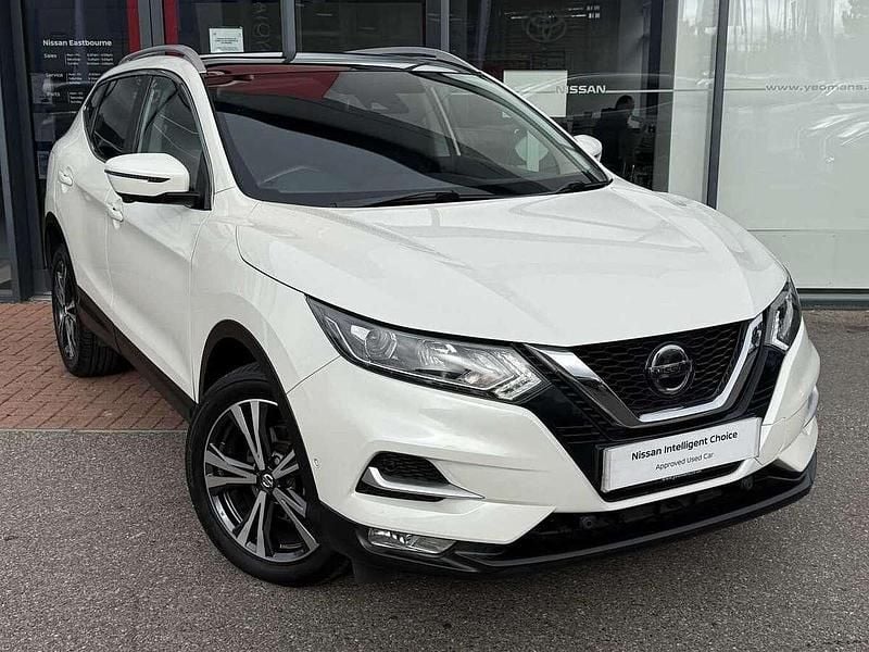 White Used 2019 Nissan Qashqai N-Connecta SUV | £12,000 (Fair price) - Image 1/3