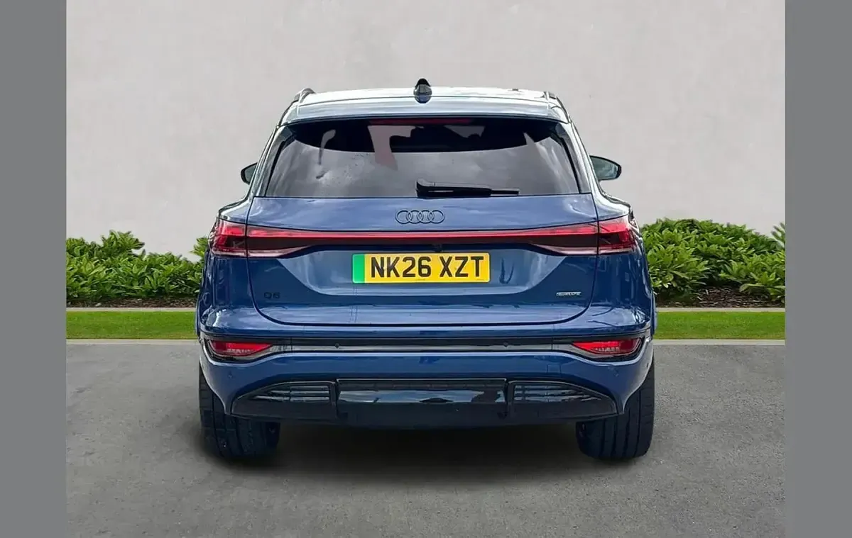 Used Audi Q6 e-tron Advanced 284 kW (387 HP) 2026 Blue SUV