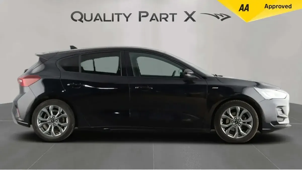 Used Ford Focus ST-Line 120 HP (88 kW) 2023 Black Hatchback