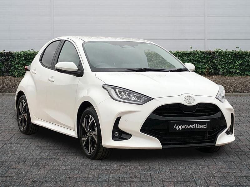 New Toyota Yaris Hybrid Design 2026 Pure white Hatchback