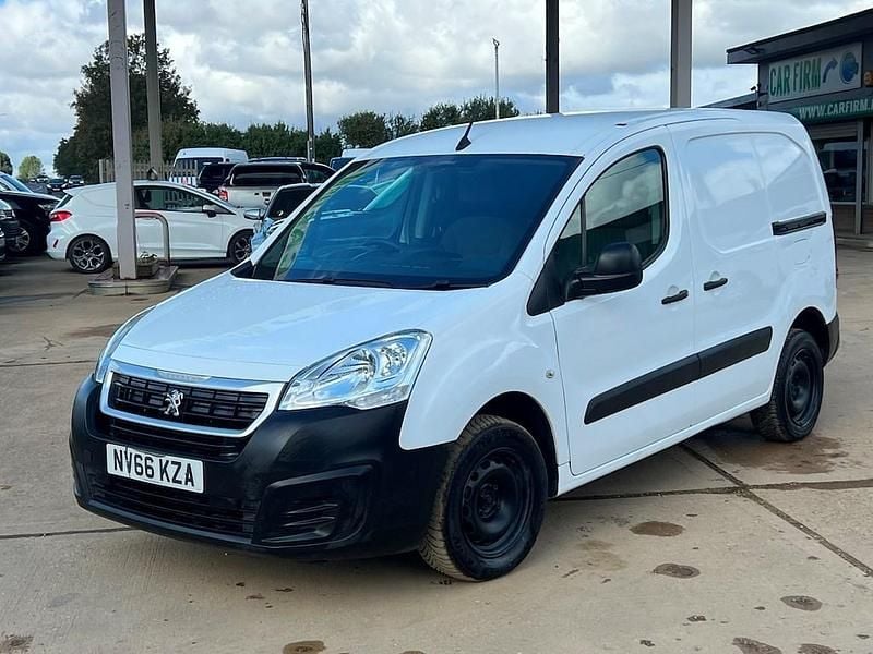 White Used 2016 Peugeot Partner MPV | £4,450 (Fair price) - Image 1/4