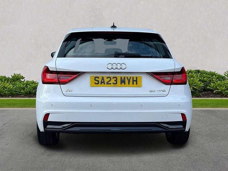 Begagnad Audi A1 Sport 110 HK (80 kW) 2023 Vit SUV