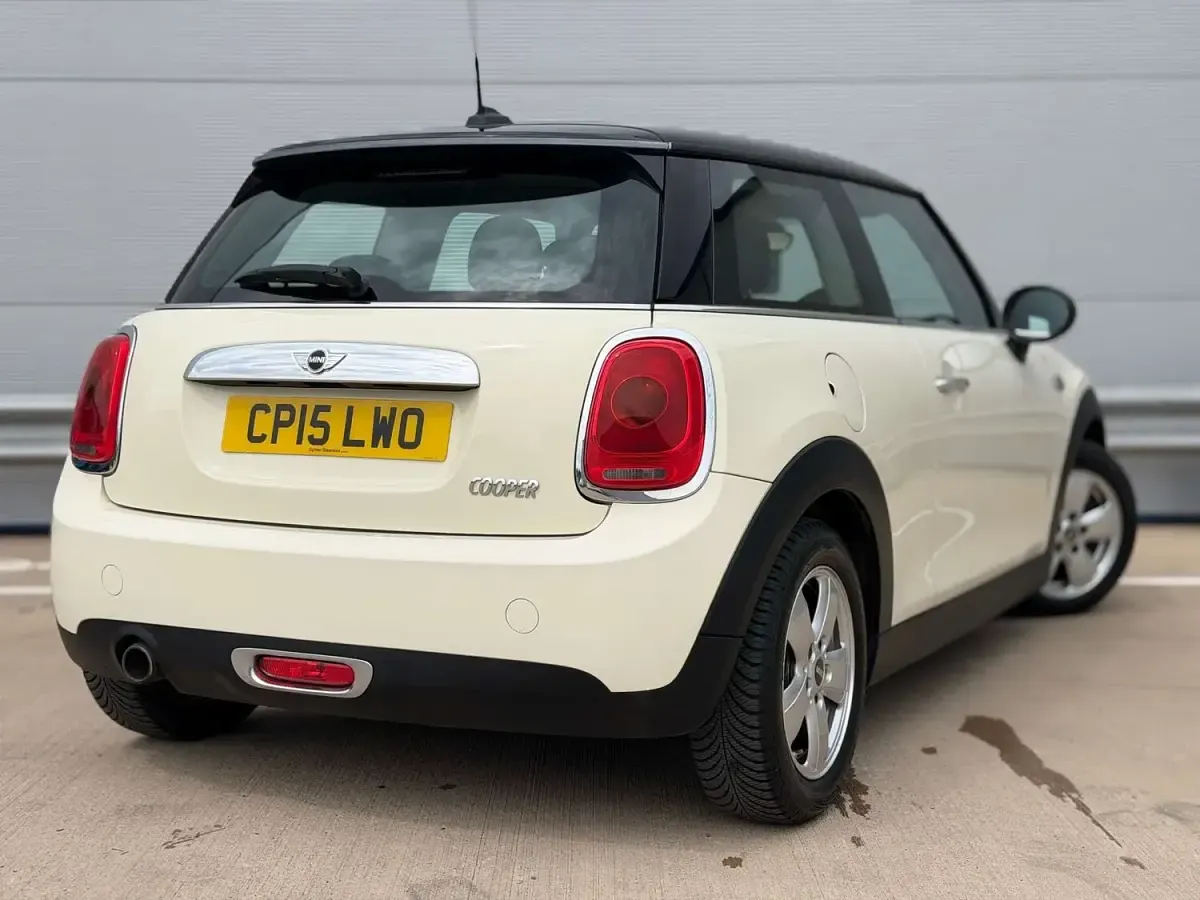 Used Mini Cooper Hatch 136 HP (100 kW) 2015 White Hatchback