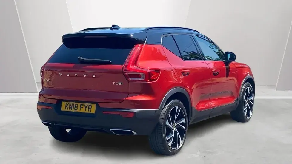 Used Volvo XC40 247 HP (181 kW) 2018 Red SUV