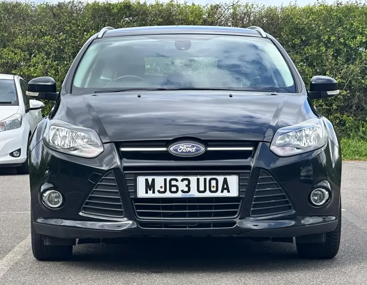 Begagnad Ford Focus Zetec 125 HK (91 kW) 2013 Svart Kombi