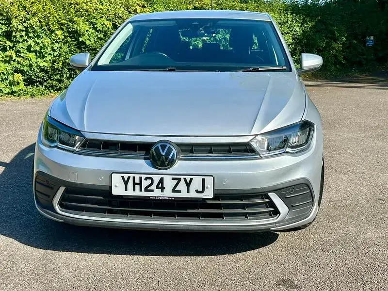 Used VW Polo Life 95 HP (69 kW) 2024 Silver Hatchback