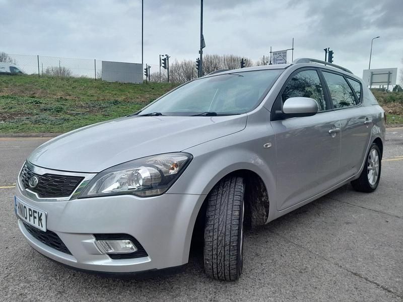 Used Kia Ceed 2010 Silver Hatchback