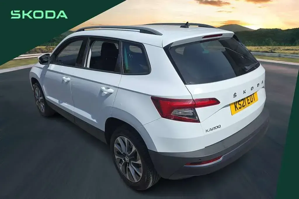 Used Skoda Karoq SE Drive 147 HP (108 kW) 2021 White SUV