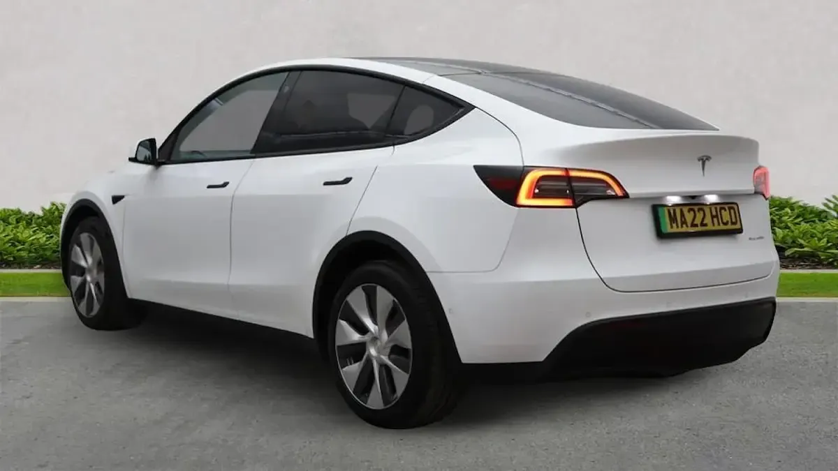Used Tesla Model Y Long Range AWD 378 kW (514 HP) 2022 White SUV