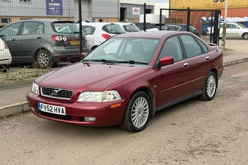 Red Used 2002 Volvo S40 SE Sedan | £1,500 - Image 1/1