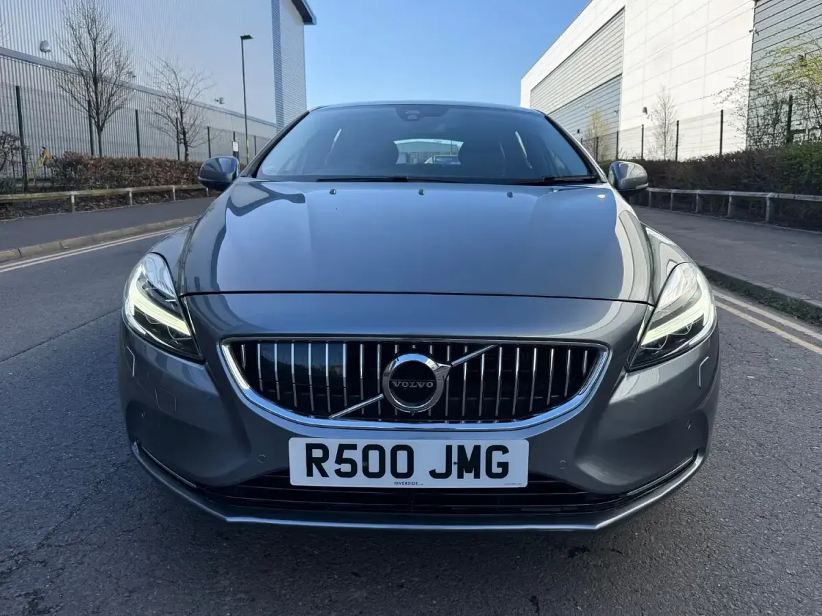 Używany Volvo V40 Inscription 2019 Szary Hatchback