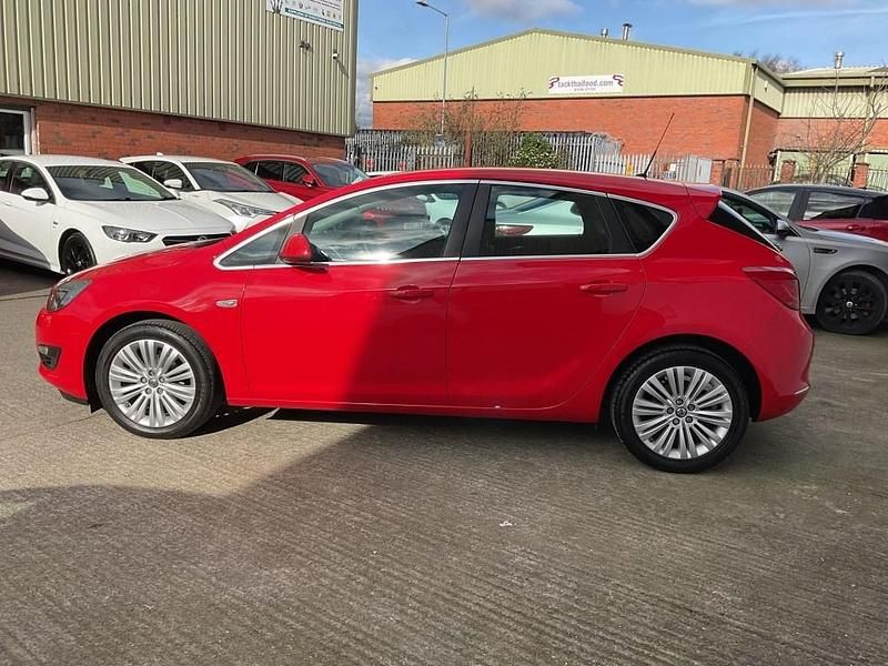 Used Vauxhall Astra Excite 2014 Red Hatchback