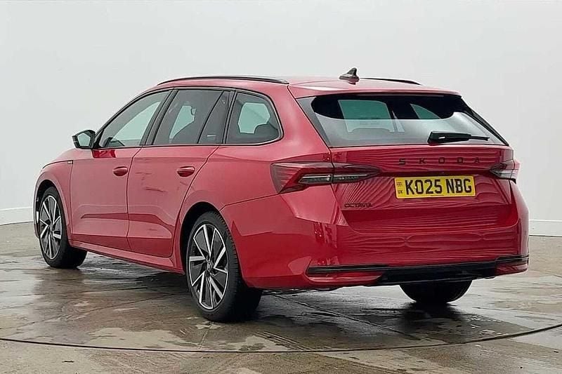 Used Skoda Octavia SportLine 147 HP (108 kW) 2025 Velvet red metallic Estate