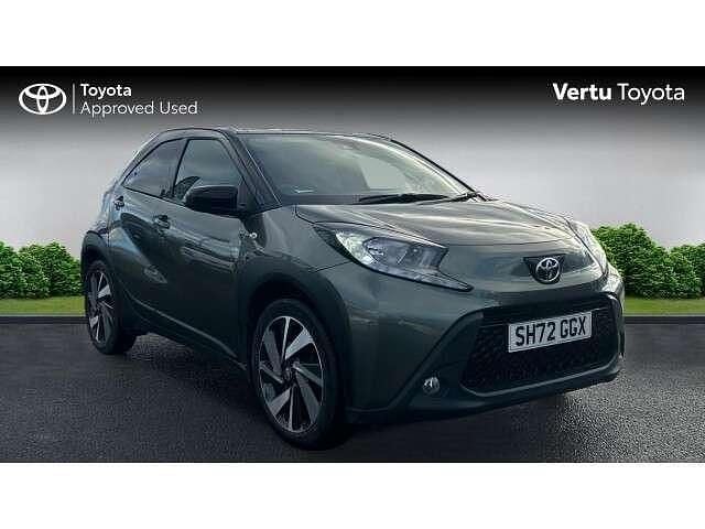 Green Used 2022 Toyota Aygo X SUV | £14,361 - Image 1/4