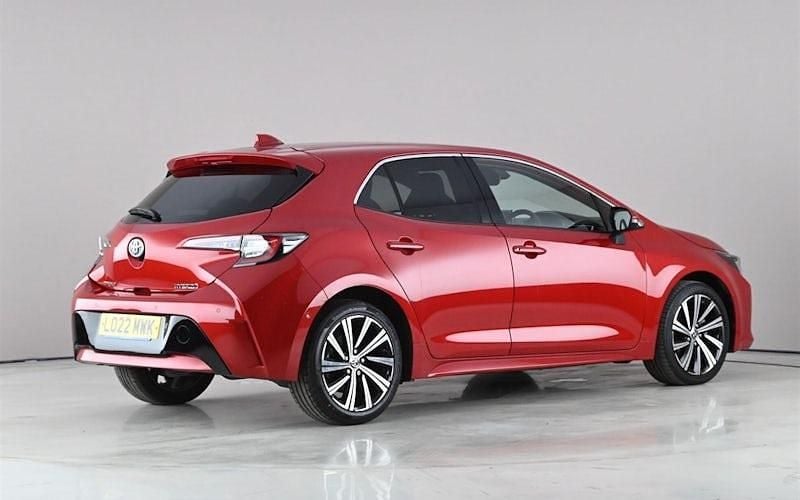 Used Toyota Corolla Design 122 HP (89 kW) 2022 Red Hatchback