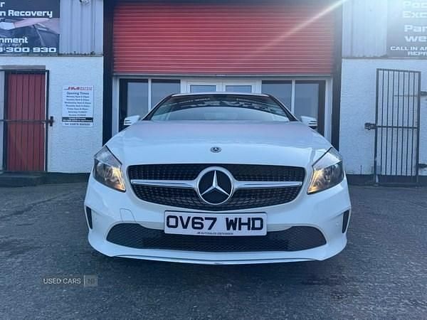 Used Mercedes A180 Executive 109 HP (80 kW) 2017 White Hatchback
