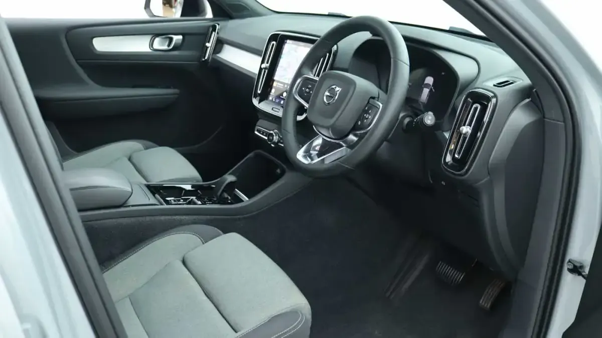 Used Volvo XC40 Plus 163 HP (119 kW) 2024 SUV