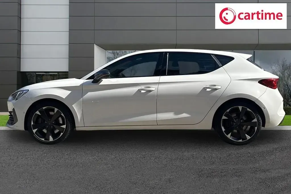 Used Cupra Leon VZ1 310 HP (228 kW) 2022 White Hatchback